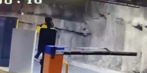 Motorcycle accessories stolen at Main Place Mall, suspect caught on CCTV - faizrosdin