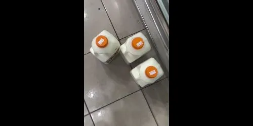 99 Speedmart worker discovers curdled Farm Fresh milk while restocking new delivery - squeeze_everything