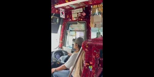 Toyota Yaris driver allegedly brake-checks bus after being honked at on KLIA route - irfnn.ihtisym