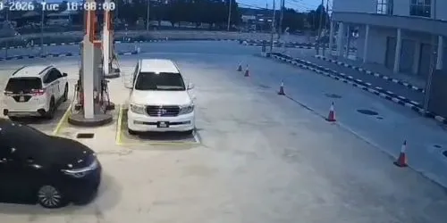 Man injured after two gunmen fire at SUV at Bidor petrol station - utusanmelayuplus
