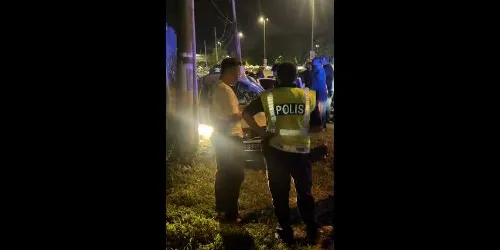 Hit-and-Run suspected in Melaka crash involving overturned car - mira_rindiyani