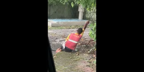 Worker falls asleep during lunch break - shafeeqmn