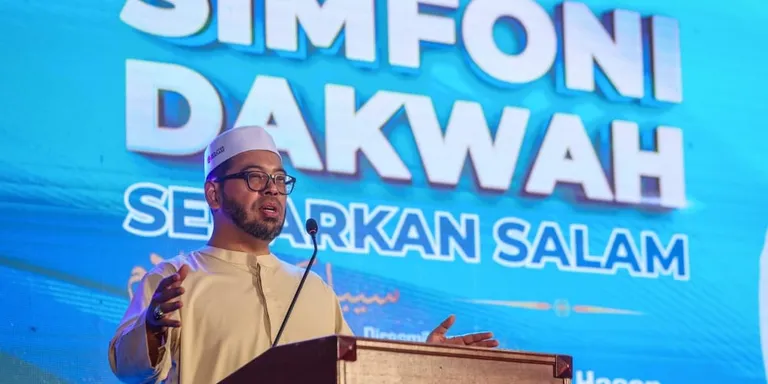 OPINION | Friday Prayers at the Mall: How Much Easier Should Religion Be?