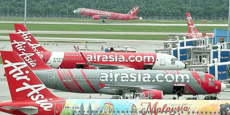 ASEAN's largest budget airline AirAsia is loss-making, under mounting financial pressure, targeting foreign debt markets
