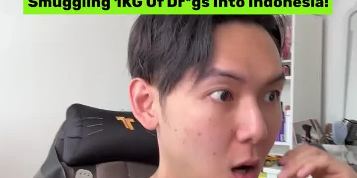 Another malaysian was arrested in Indonesia for smuggling 1kg of dr*gs worth 155K USD!  