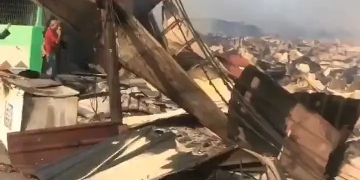 🚨 Over 9,000 residents were displaced after about 1,000 homes were destroyed in a fire at Kampung Bahagia, Sandakan early on Sun...