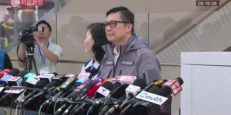 【LIVE】鄧炳強、陳美寶於皇崗口岸見傳媒