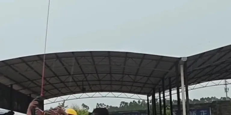 Drones deliver emergency supplies to flood-hit areas in China's Guangxi