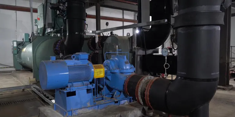 China's Wuhan turns to Yangtze River for cooling solutions