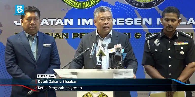#BuletinBernama: Jabatan Imigresen Malaysia (JIM) menumpaskan satu sindiket pusat panggilan antarabangsa yang "bersarang" di seb...