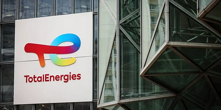 French farmers dump manure at TotalEnergies refinery in fuel price protest